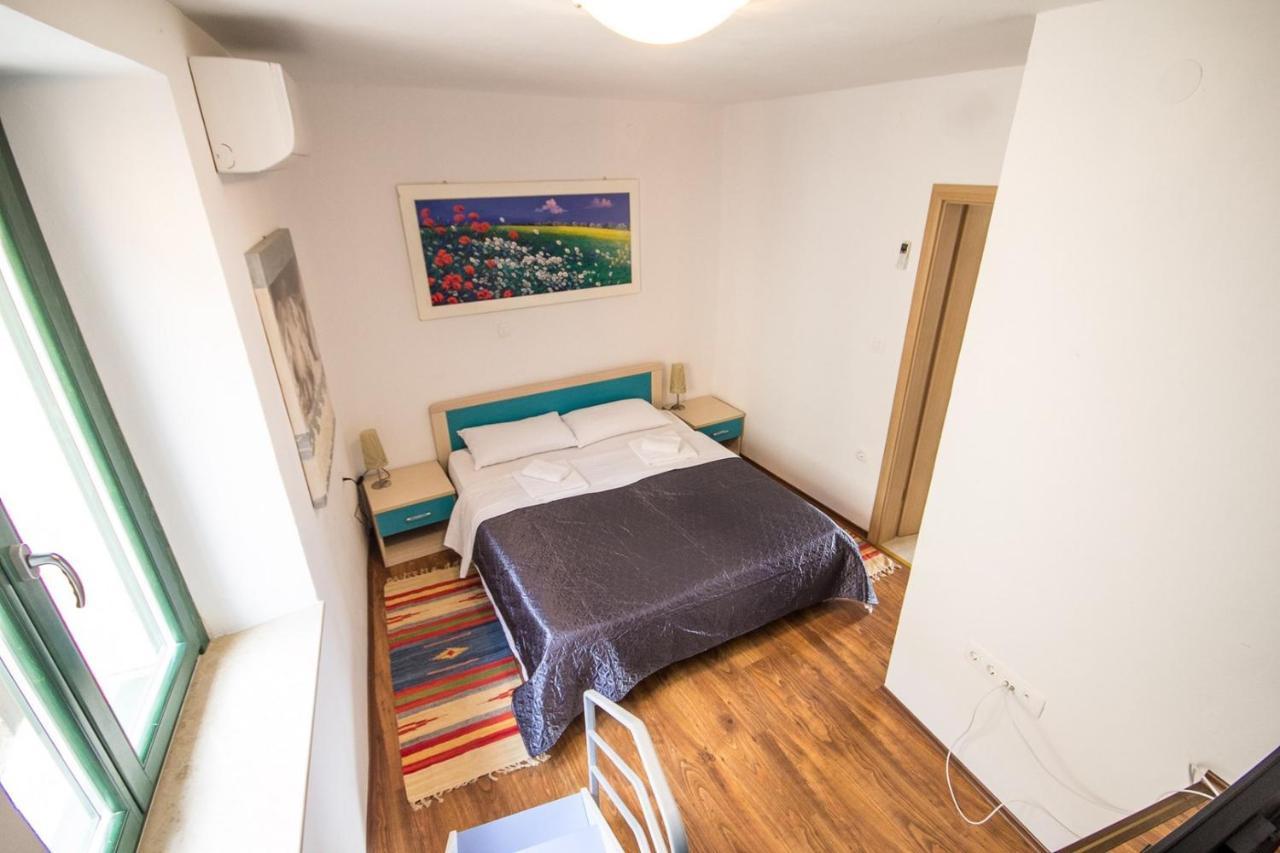 Apartments Umag Center, Seafront With Terrace In Umago Exterior foto